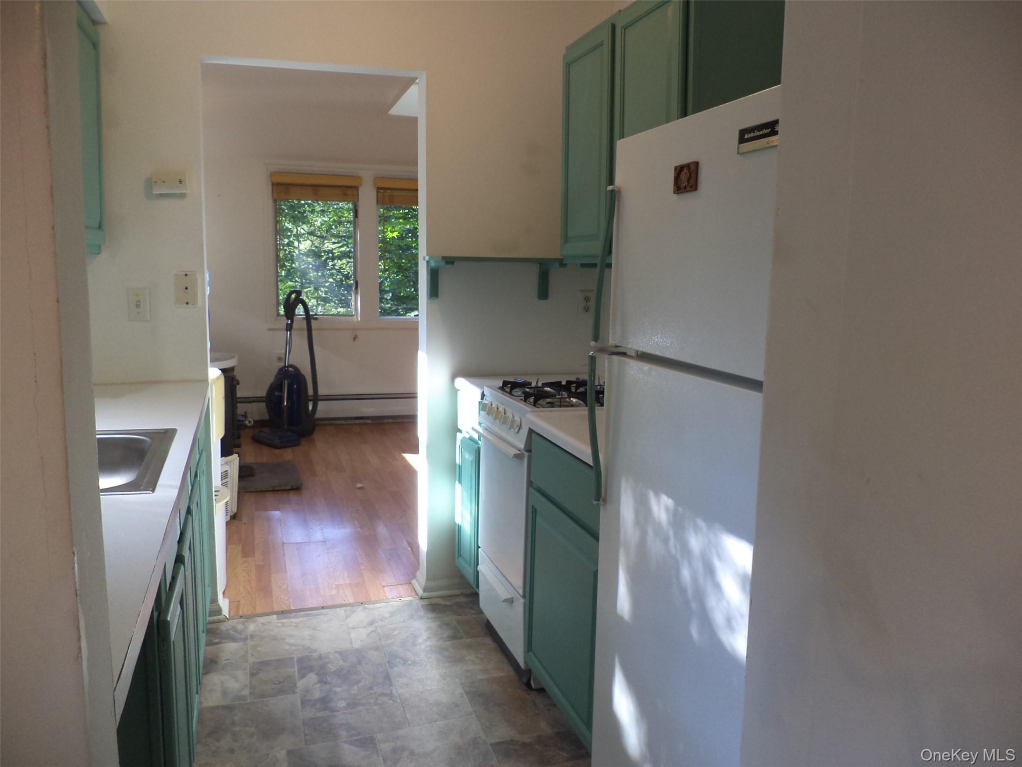 20 Oakwood Trail N, Monroe, NY 10950