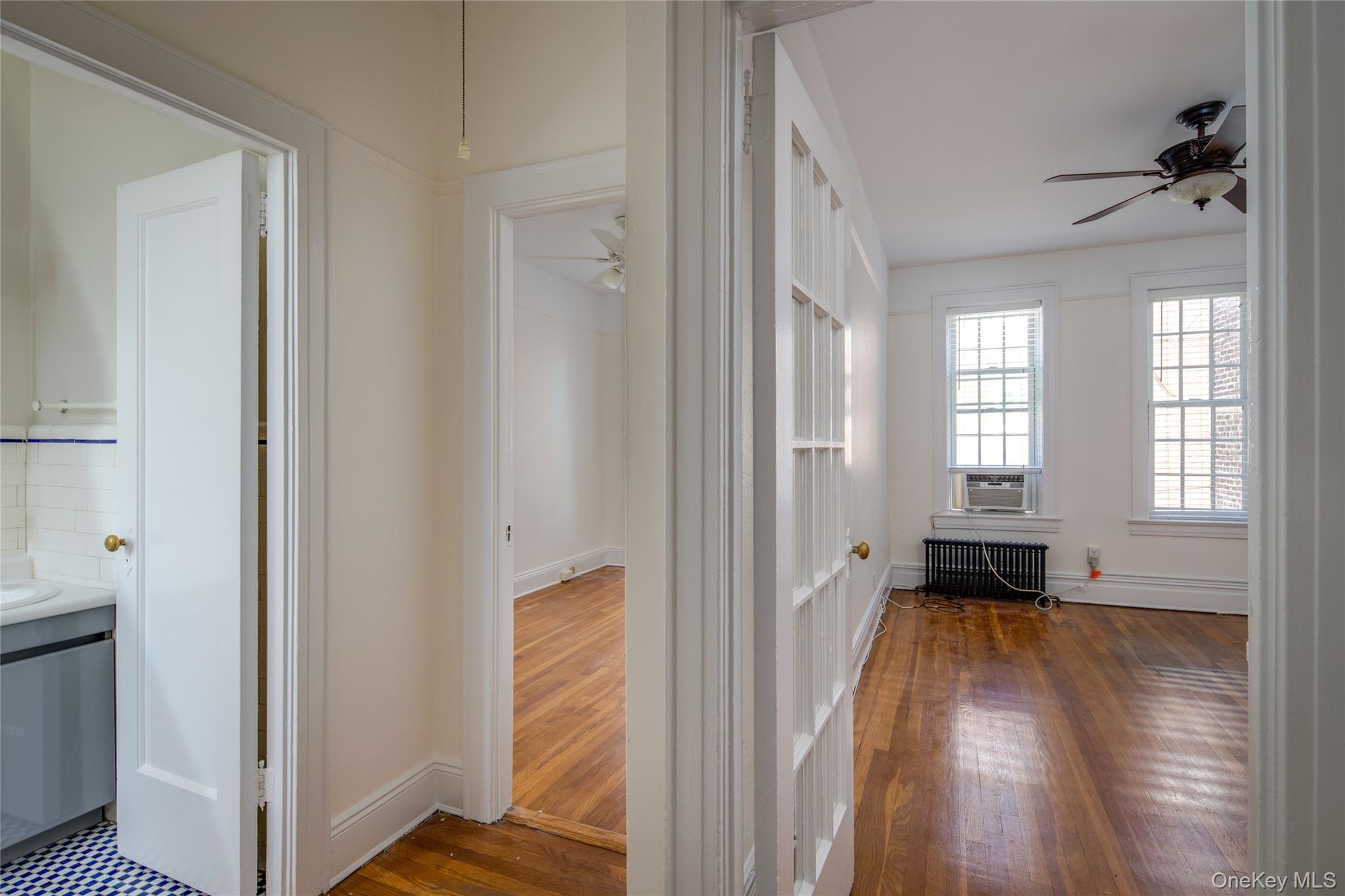 484 Plandome Road # Rear Apt, Manhasset, NY 11030