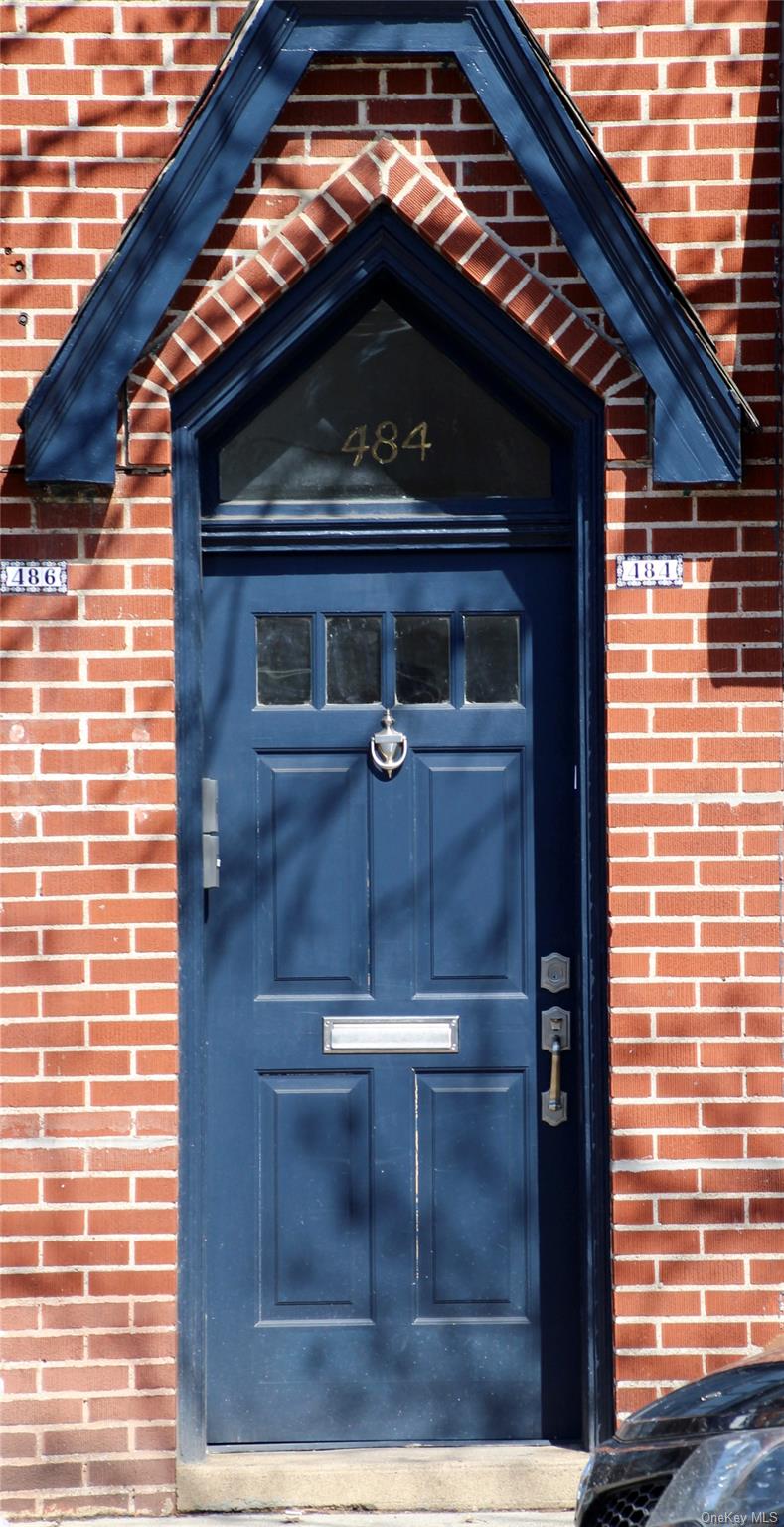 484 Plandome Road # Rear Apt, Manhasset, NY 11030