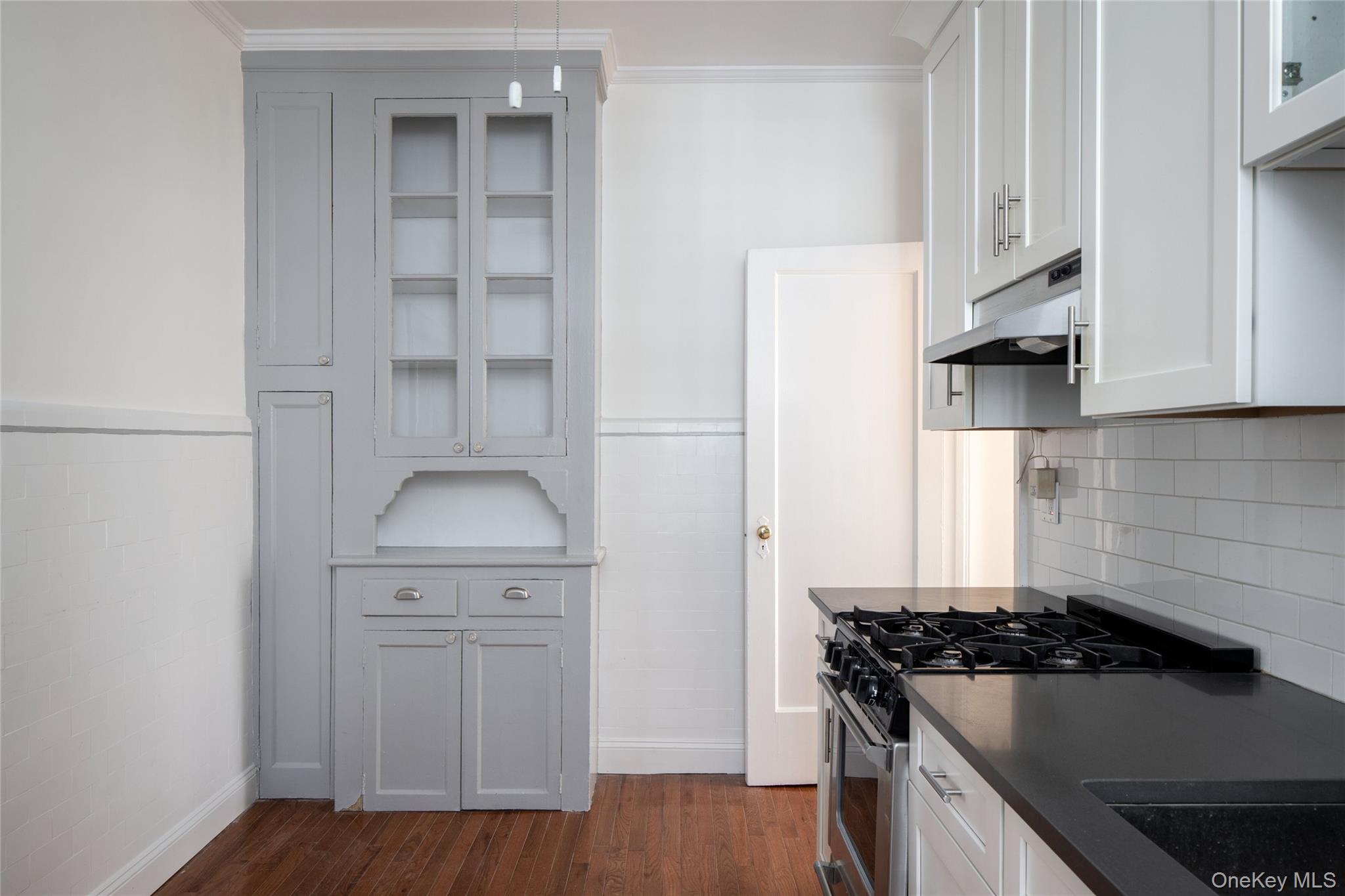 484 Plandome Road # Rear Apt, Manhasset, NY 11030