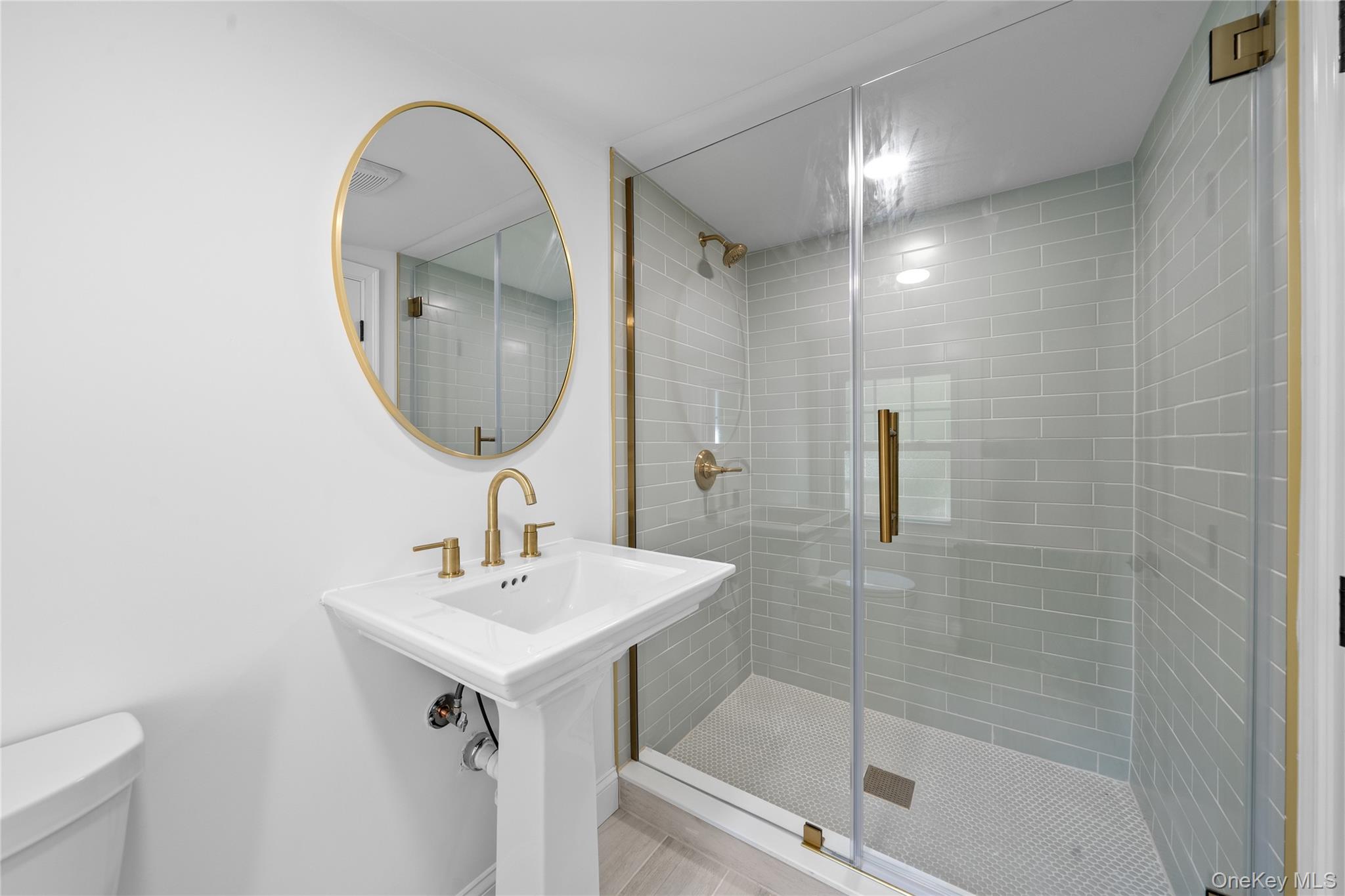 39 Paulanna Avenue, Bayport, NY 11705