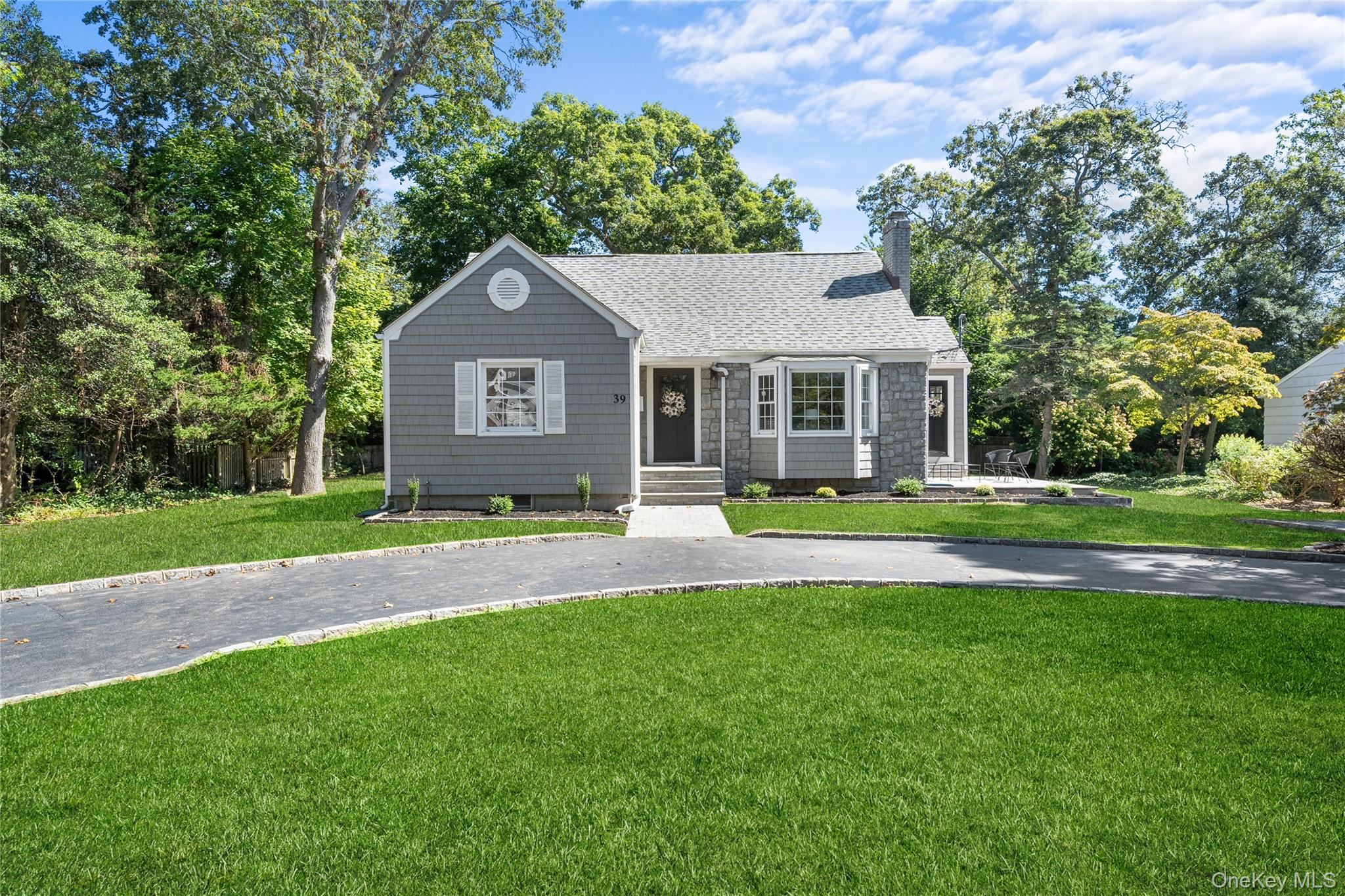 39 Paulanna Avenue, Bayport, NY 11705