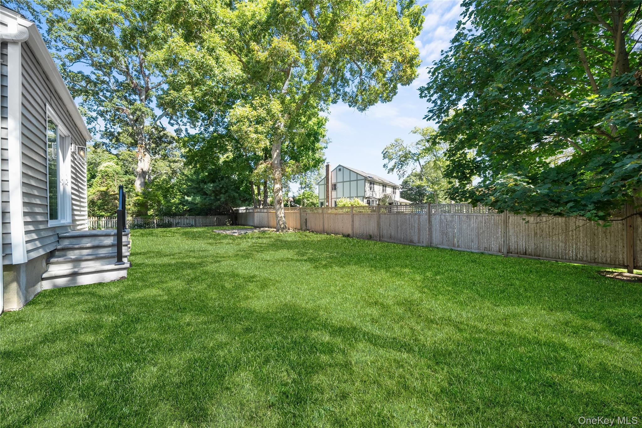 39 Paulanna Avenue, Bayport, NY 11705