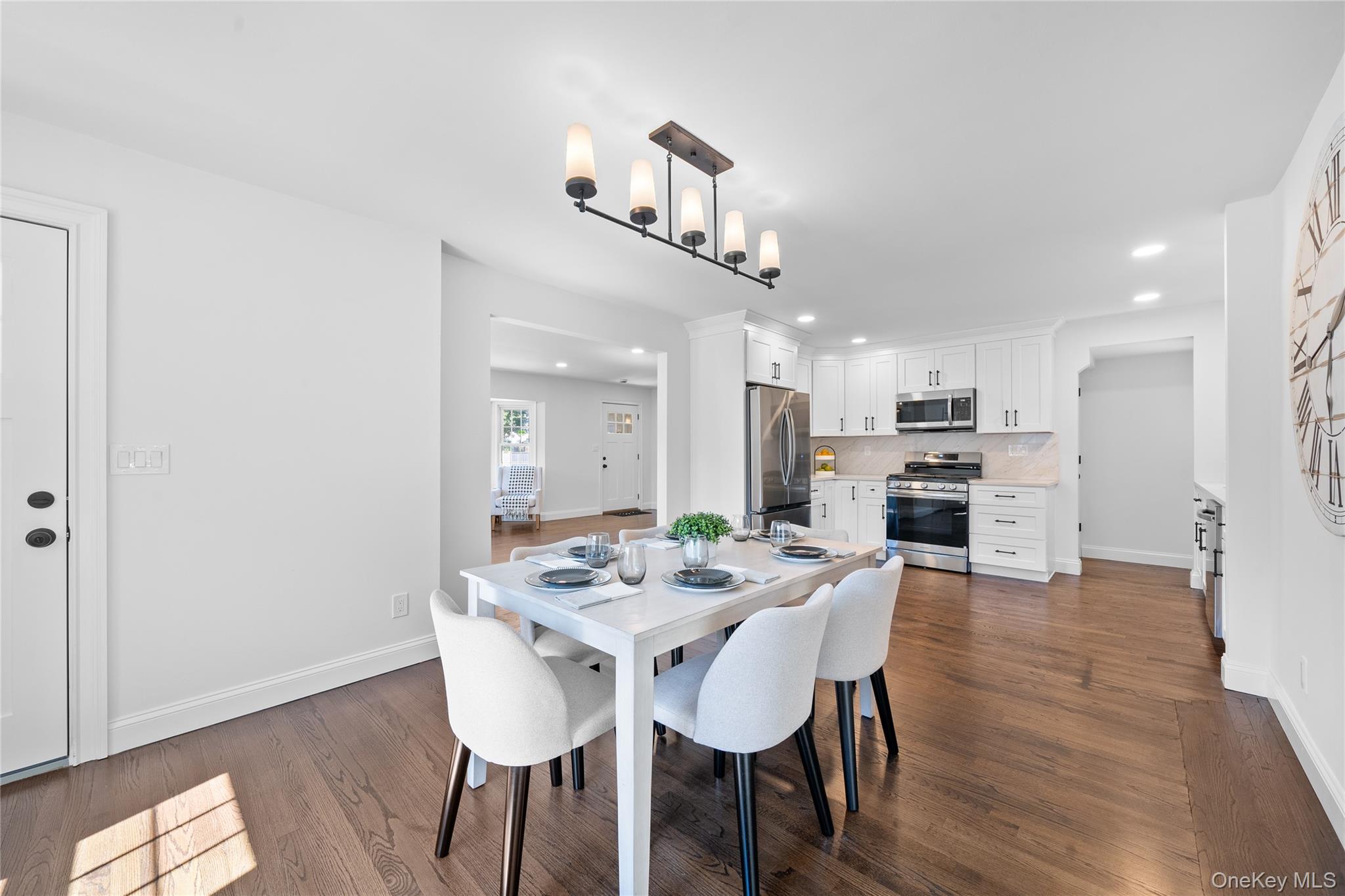 39 Paulanna Avenue, Bayport, NY 11705