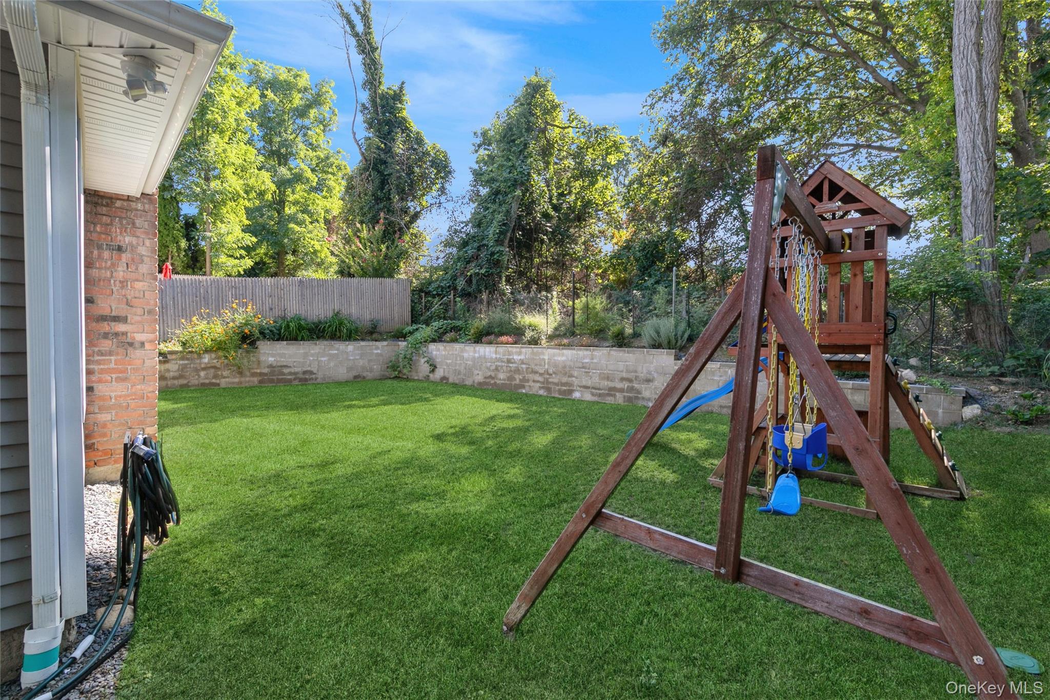 68 Forest Road, Kings Park, NY 11754