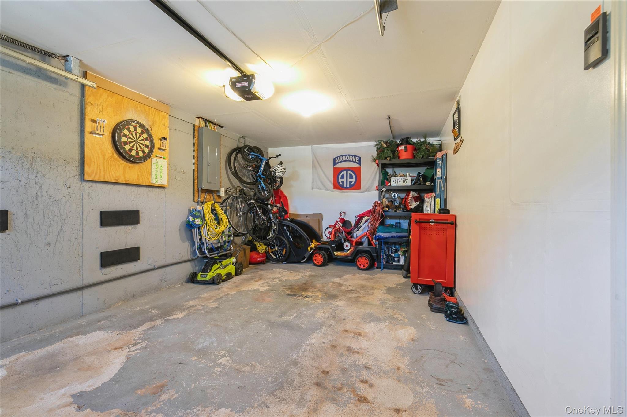 68 Forest Road, Kings Park, NY 11754