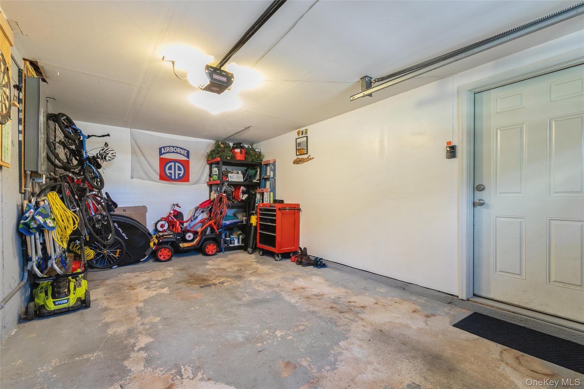 68 Forest Road, Kings Park, NY 11754