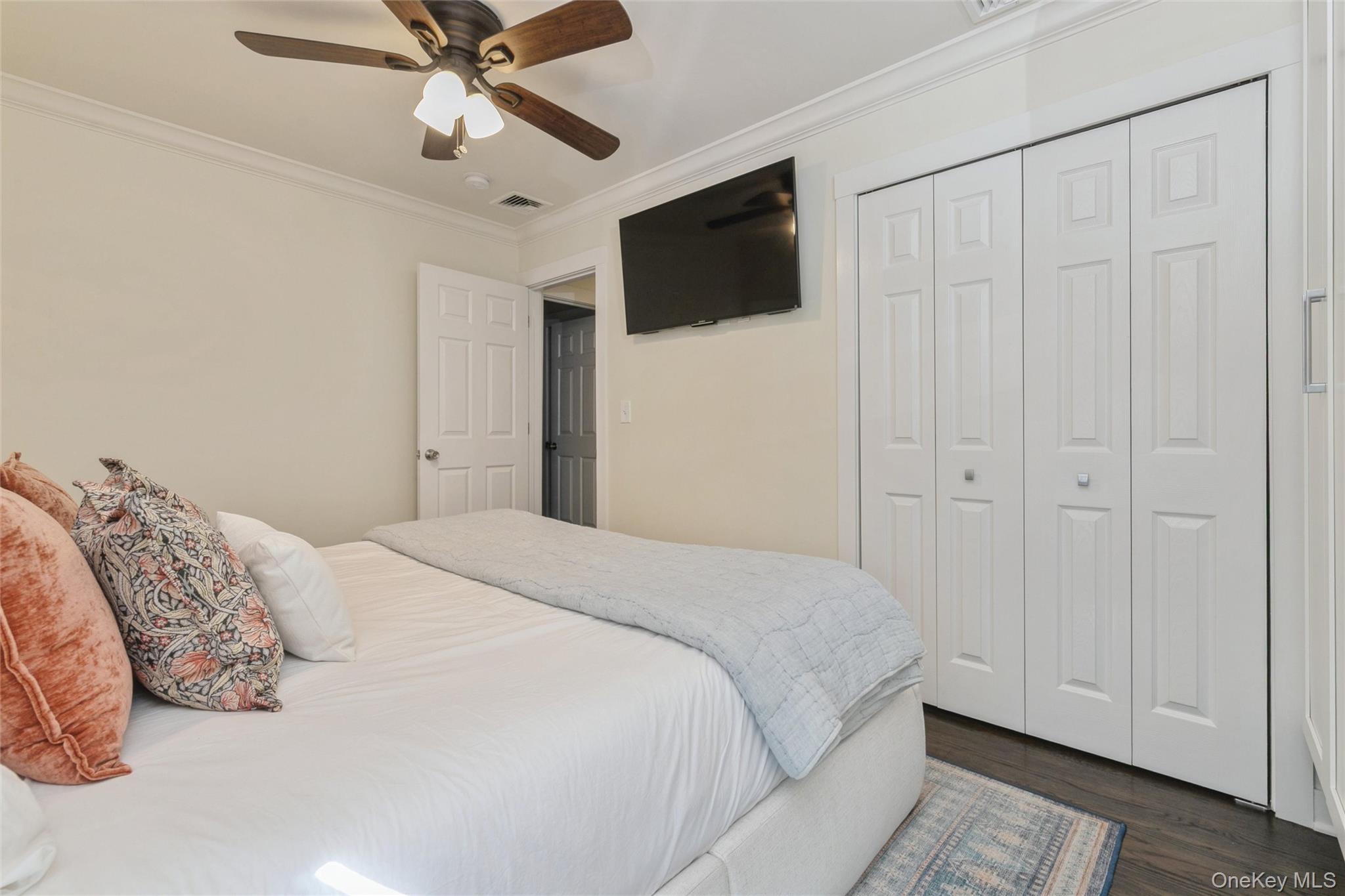 68 Forest Road, Kings Park, NY 11754