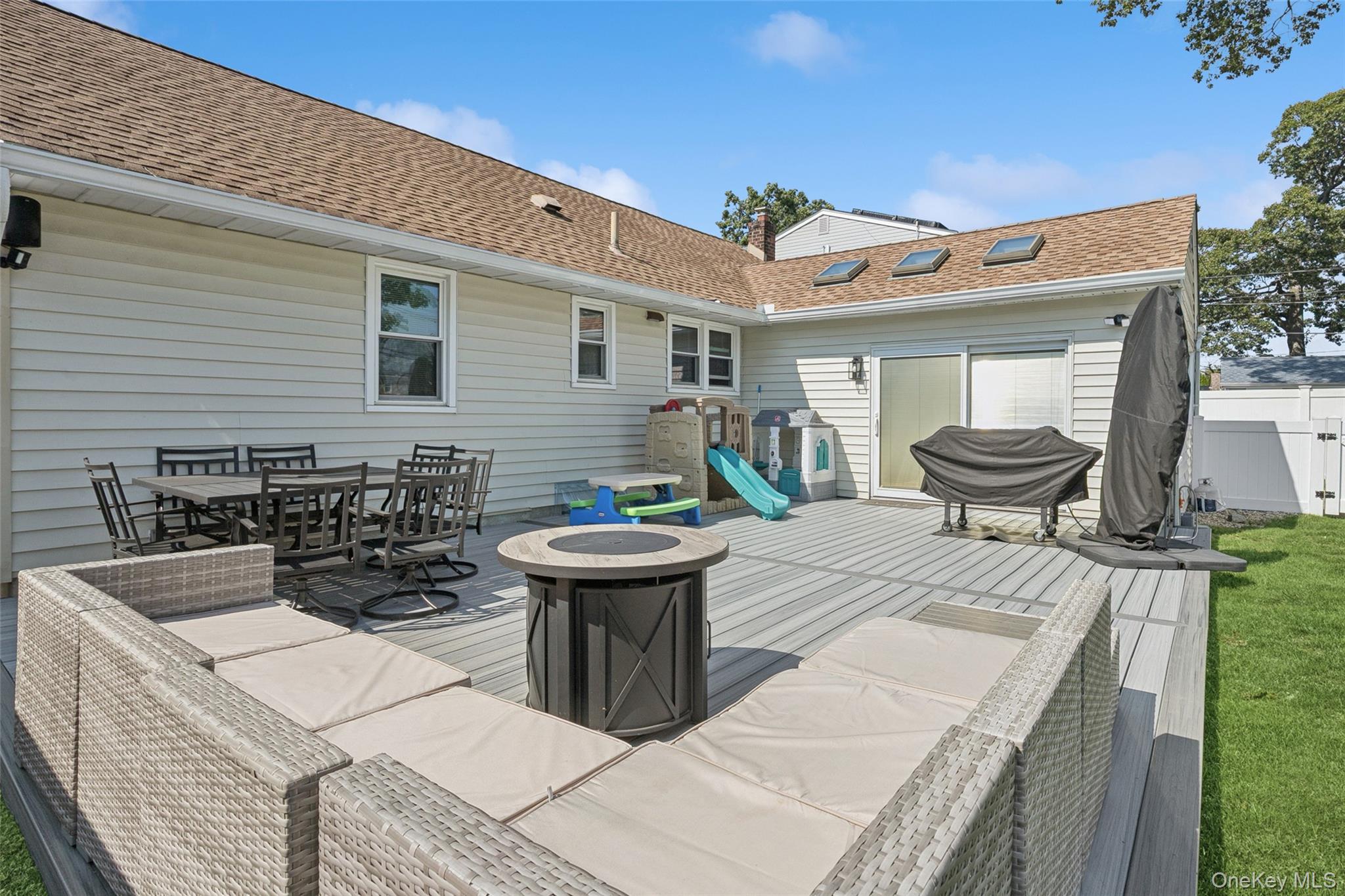 875 Woodside Drive, Wantagh, NY 11793