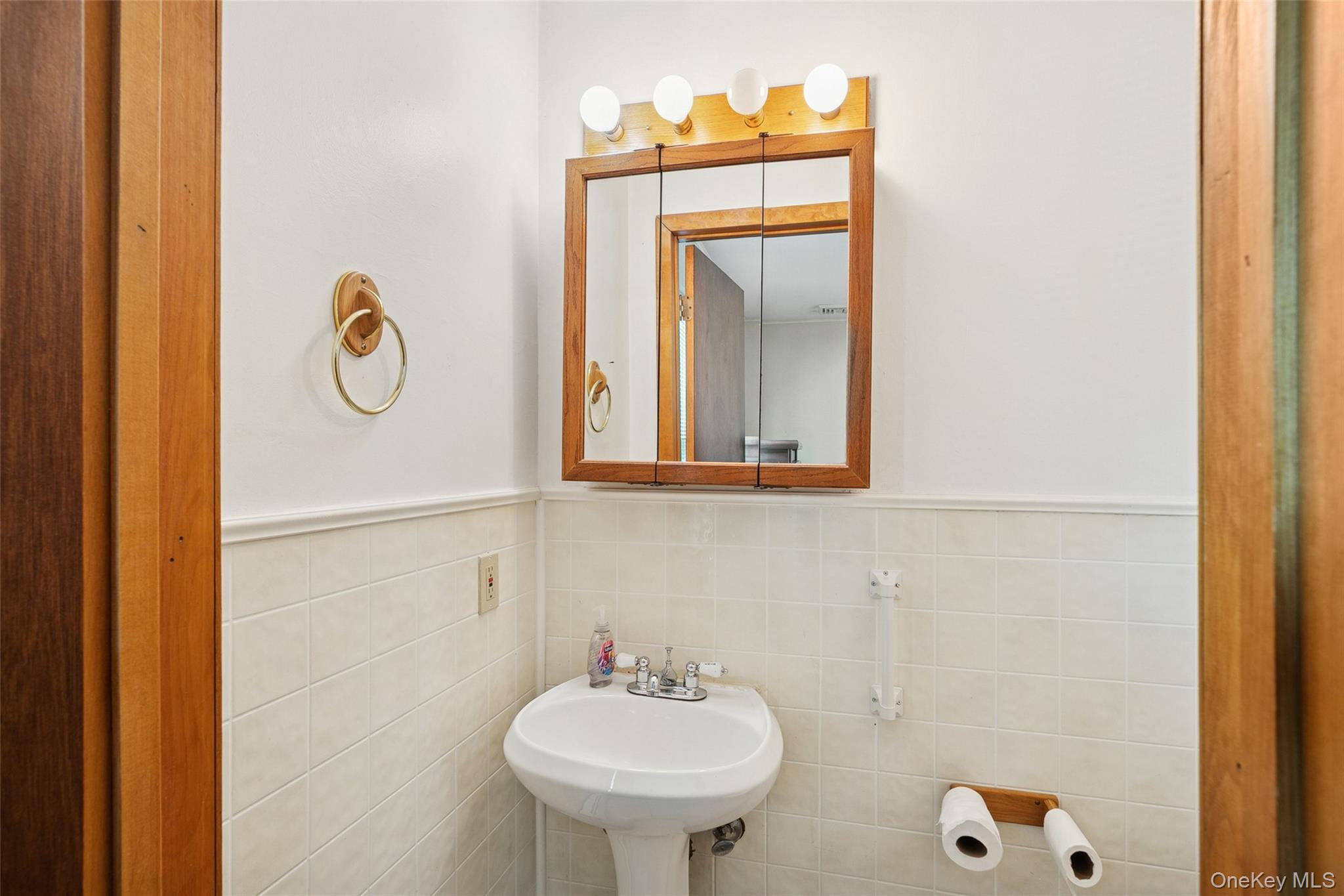 875 Woodside Drive, Wantagh, NY 11793