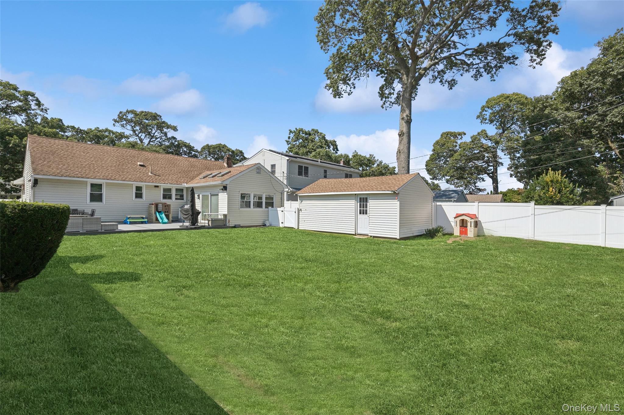 875 Woodside Drive, Wantagh, NY 11793