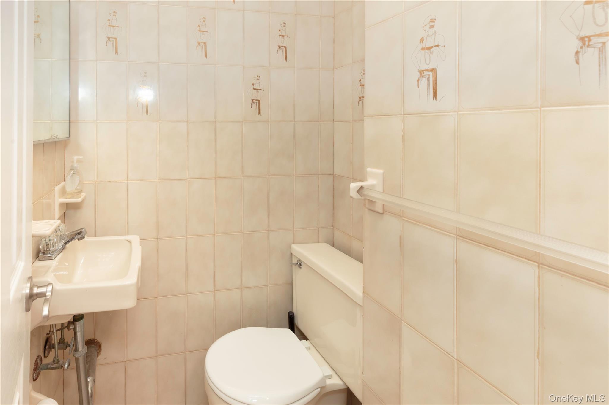 223 Ditmars Street, Bronx, NY 10464