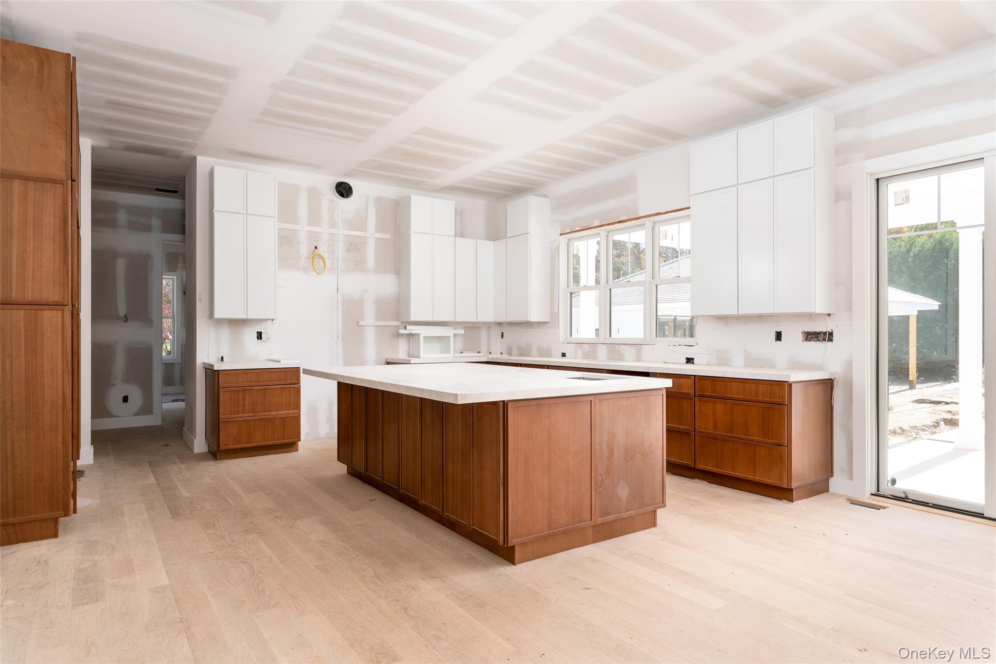 48 Whites Lane, Southampton, NY 11968