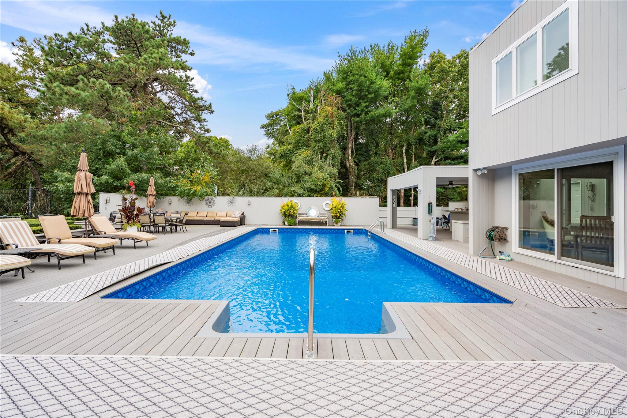 9 Peacock Path, East Quogue, NY 11942