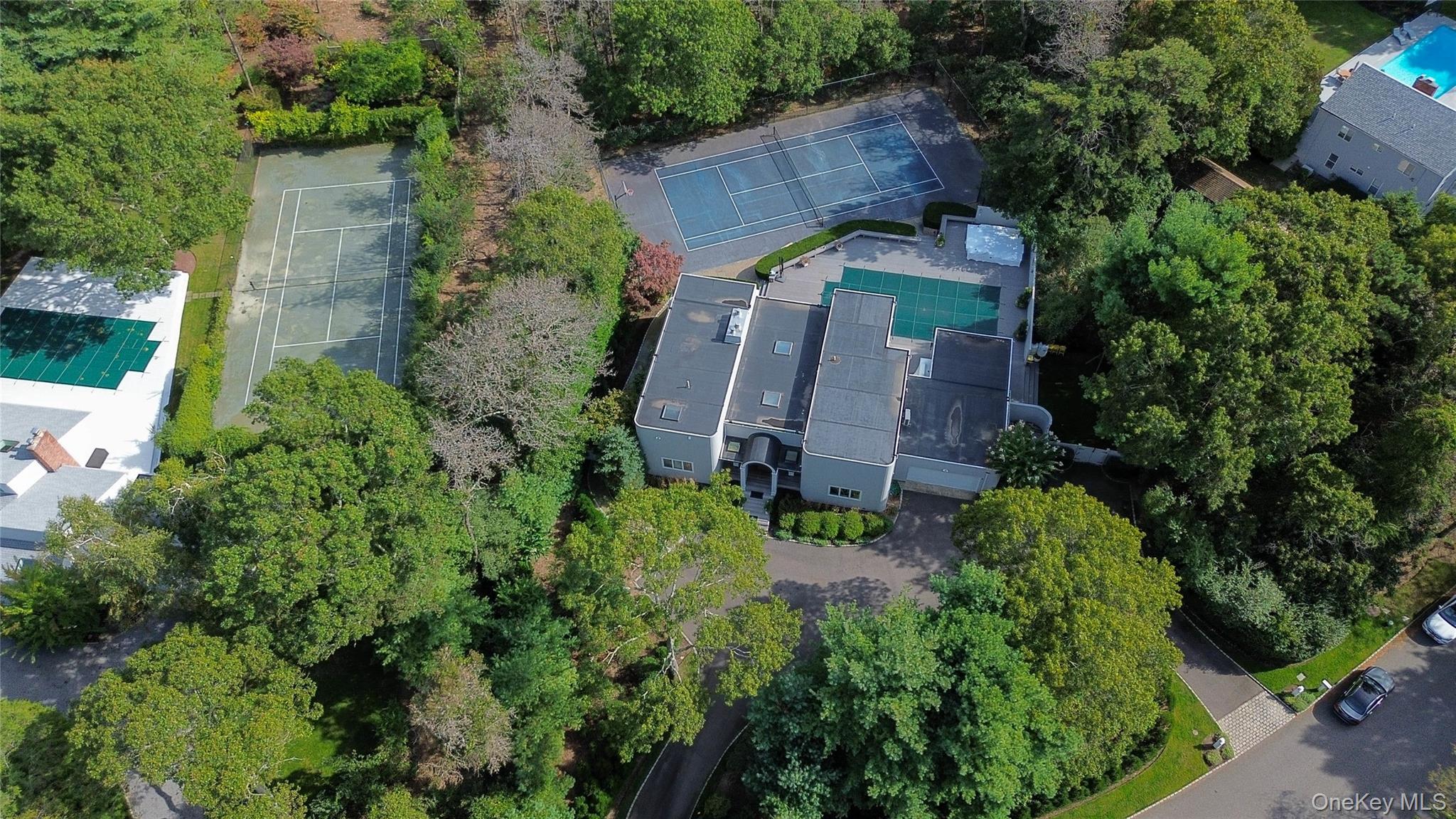 9 Peacock Path, East Quogue, NY 11942