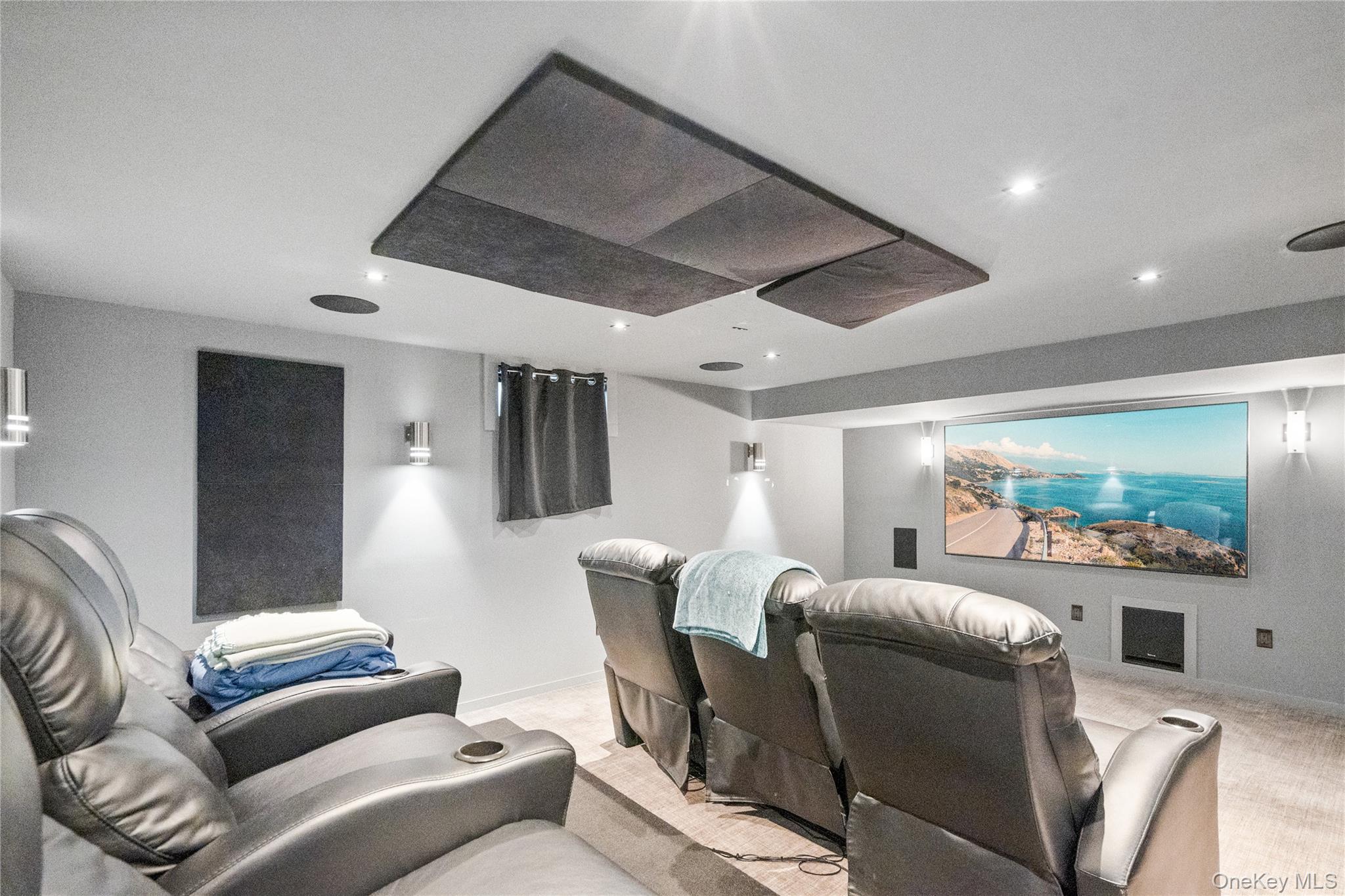 9 Peacock Path, East Quogue, NY 11942