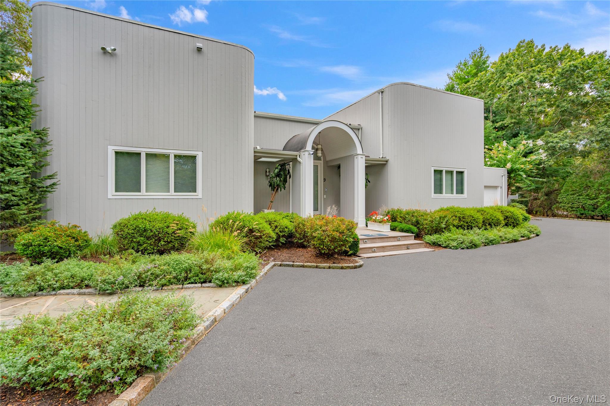 9 Peacock Path, East Quogue, NY 11942