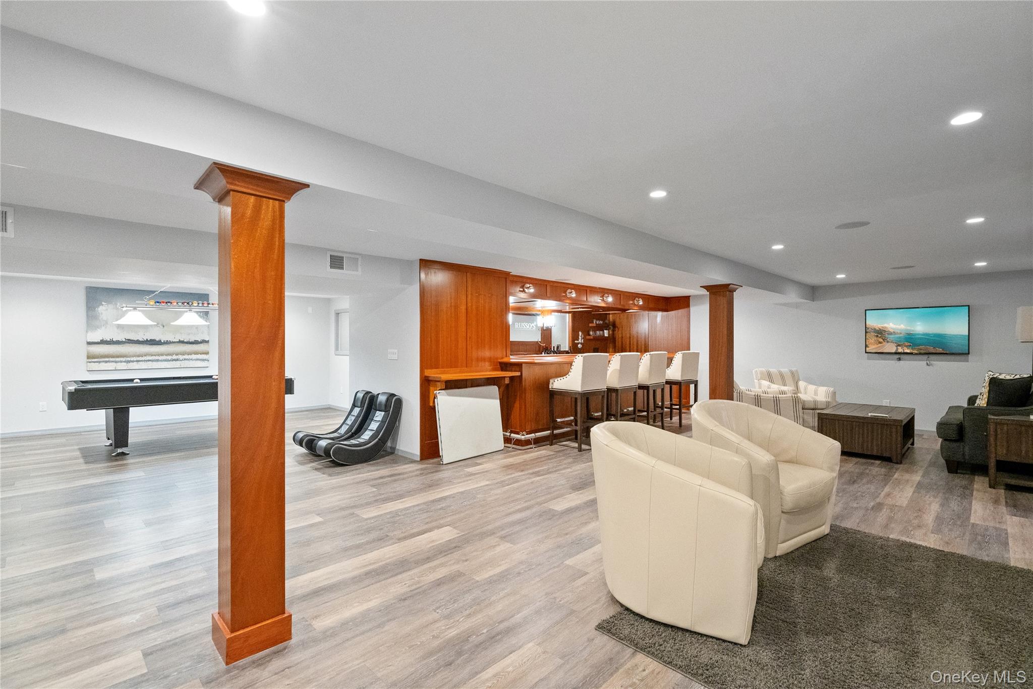 9 Peacock Path, East Quogue, NY 11942