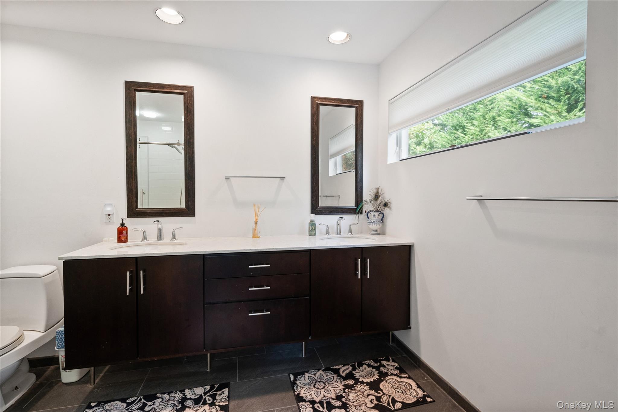 9 Peacock Path, East Quogue, NY 11942