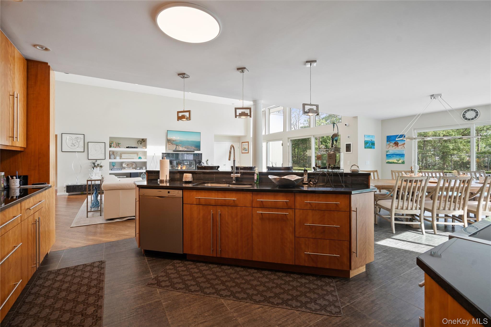 9 Peacock Path, East Quogue, NY 11942