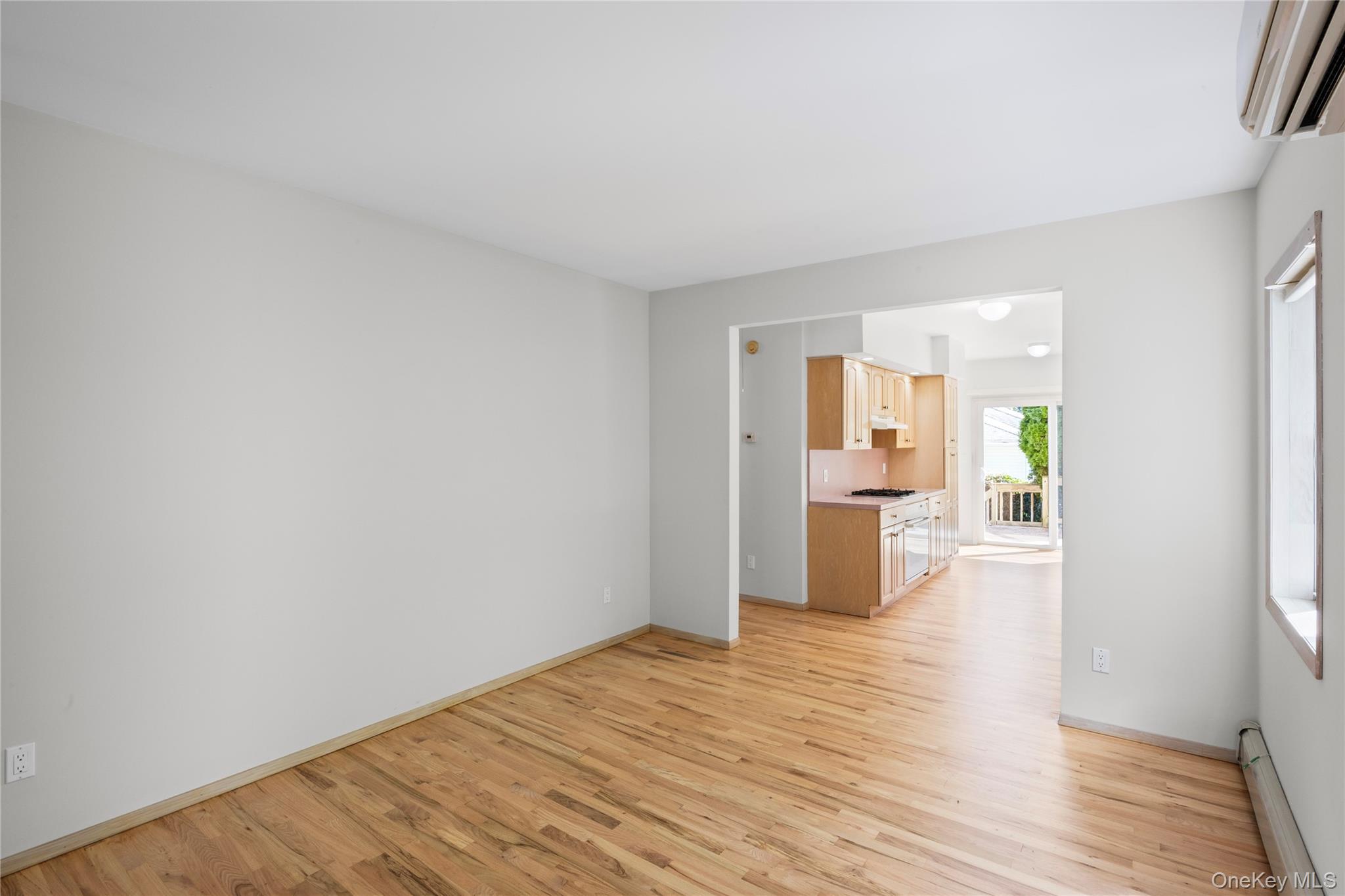 84 Broadway, Ronkonkoma, NY 11779