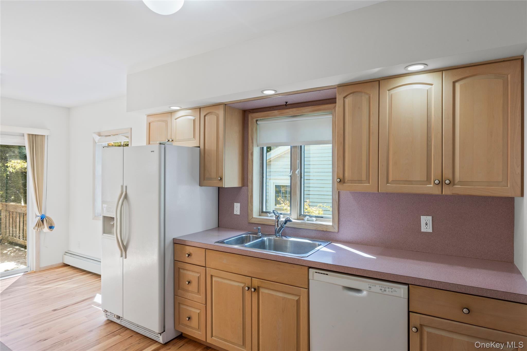 84 Broadway, Ronkonkoma, NY 11779