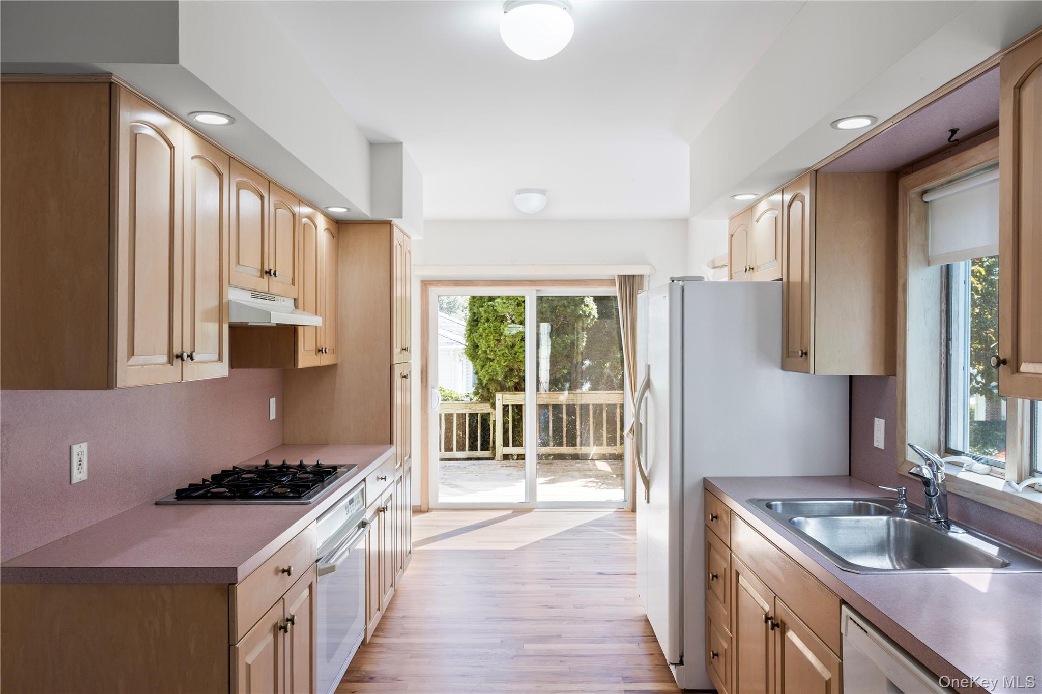 84 Broadway, Ronkonkoma, NY 11779