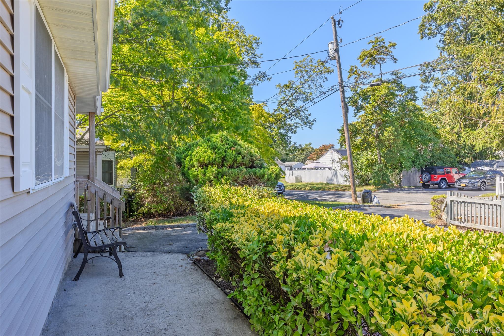 84 Broadway, Ronkonkoma, NY 11779