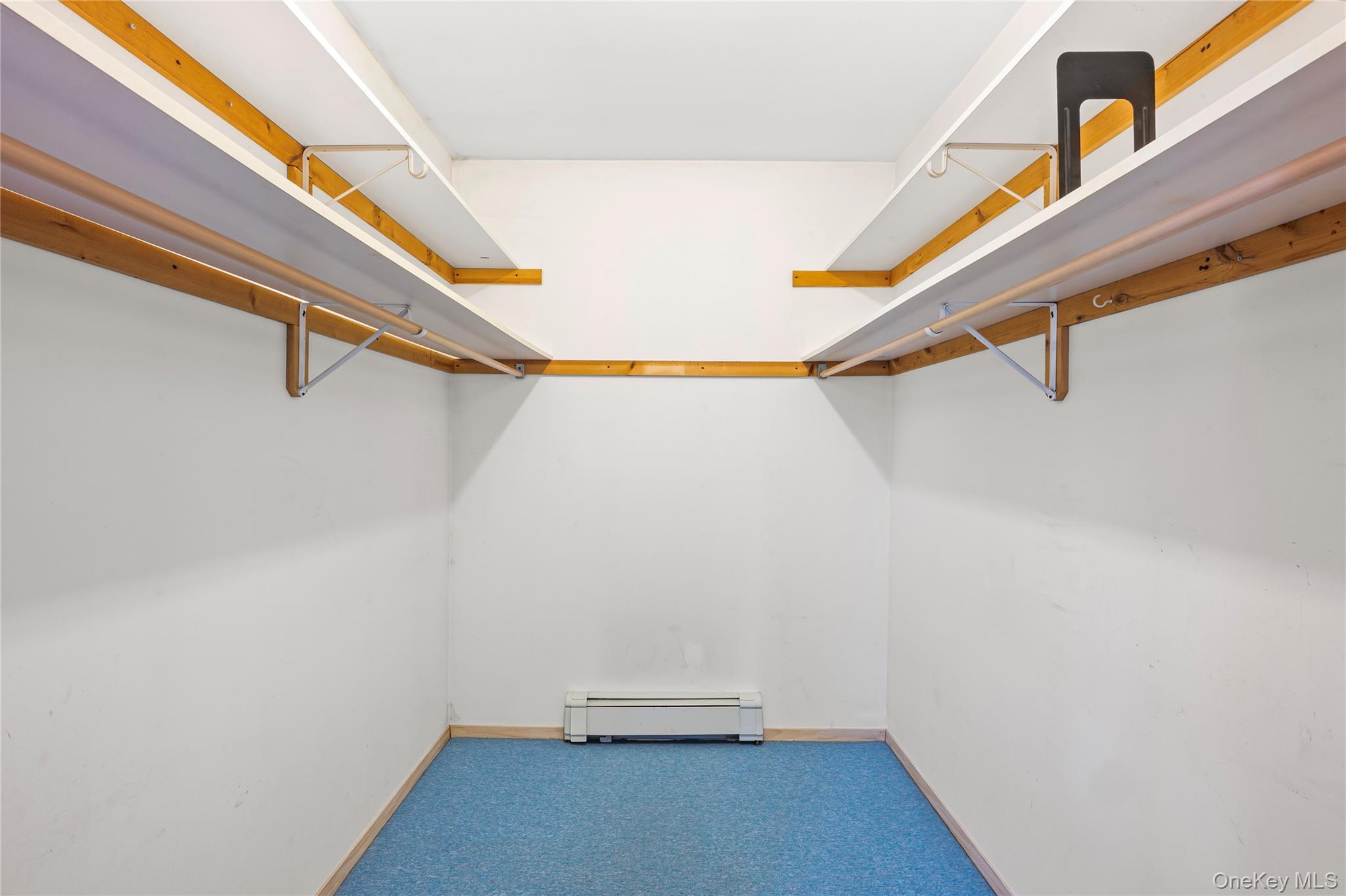 84 Broadway, Ronkonkoma, NY 11779