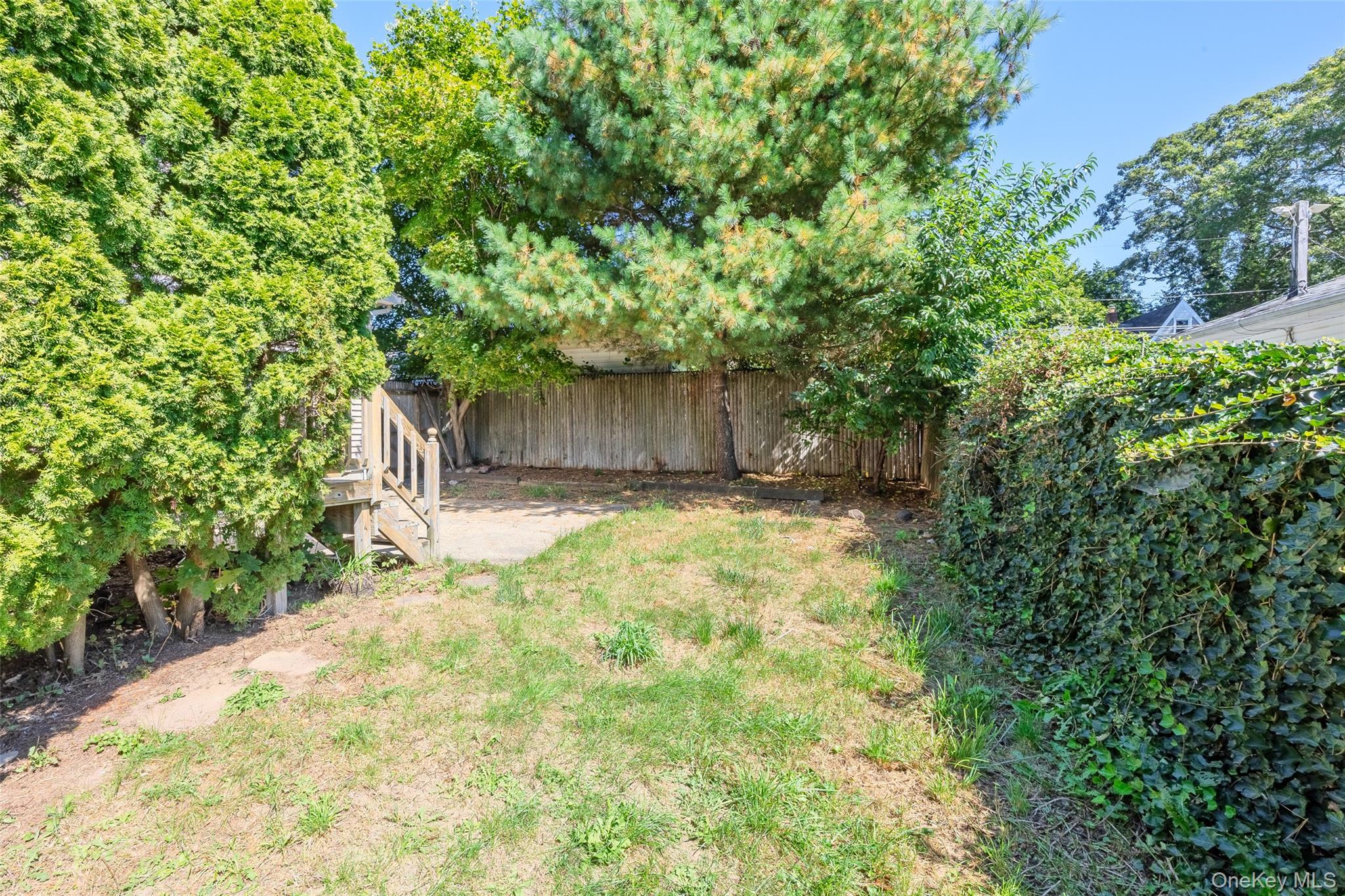 84 Broadway, Ronkonkoma, NY 11779