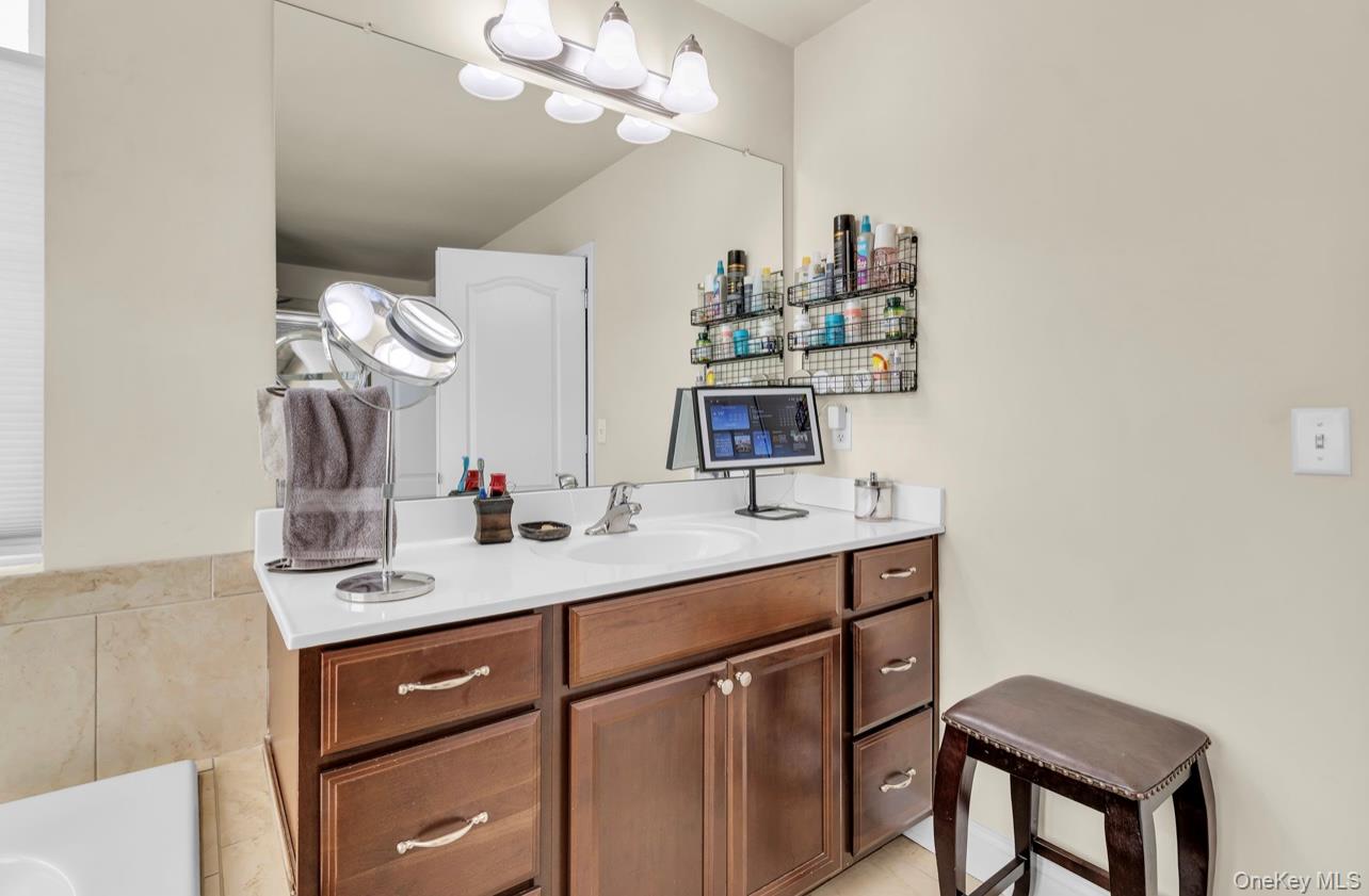 59 Luthien Forest Road, Rock Tavern, NY 12553