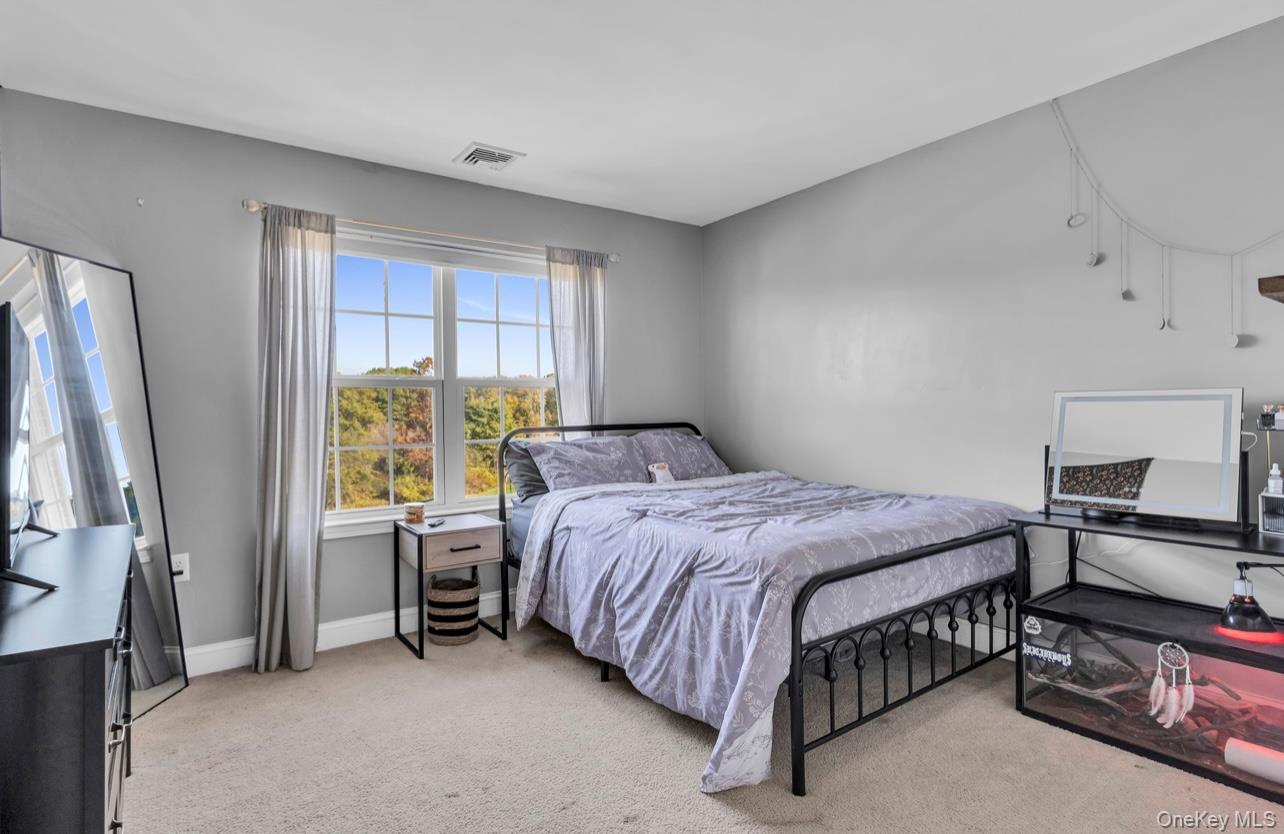 59 Luthien Forest Road, Rock Tavern, NY 12553