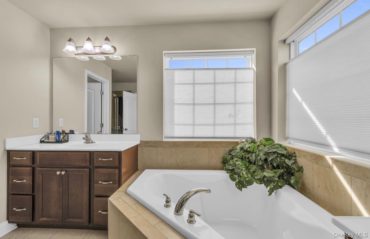 59 Luthien Forest Road, Rock Tavern, NY 12553