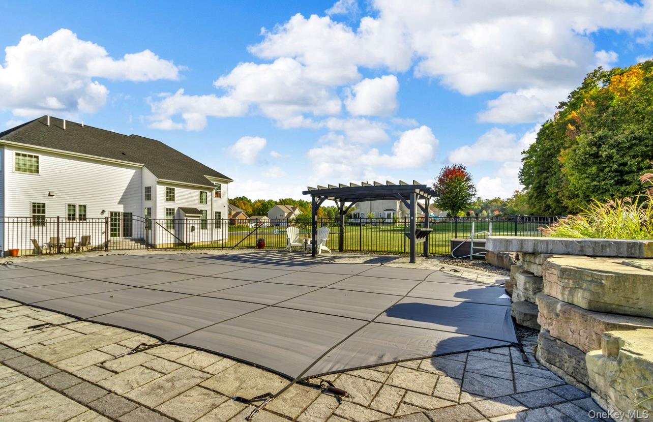 59 Luthien Forest Road, Rock Tavern, NY 12553