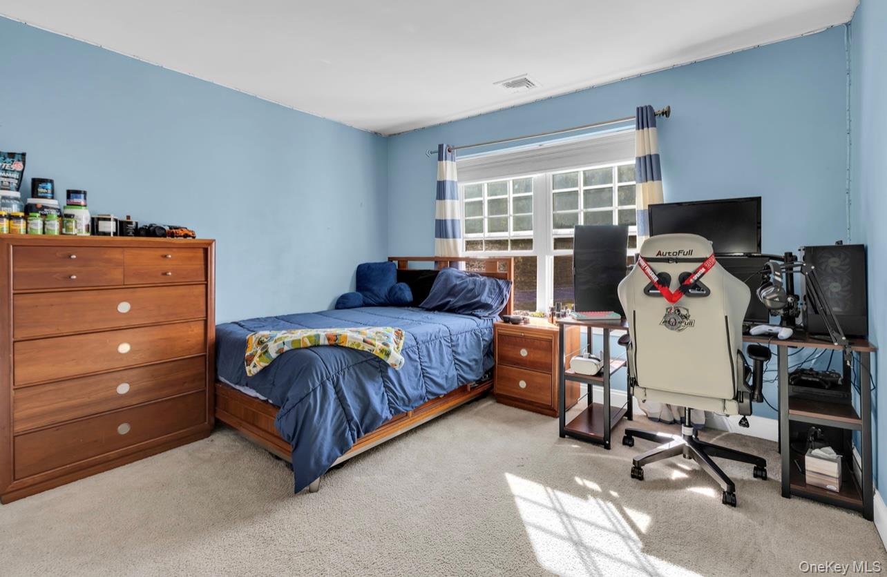 59 Luthien Forest Road, Rock Tavern, NY 12553