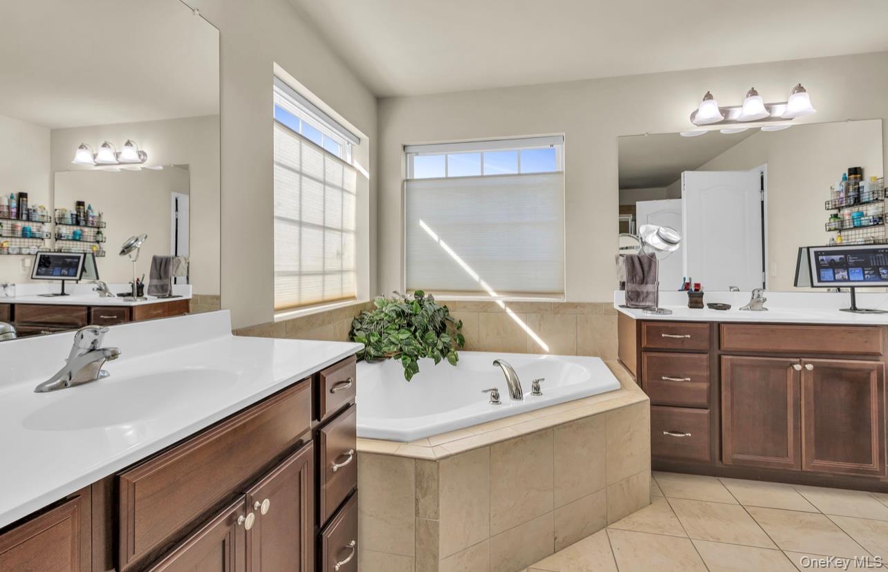 59 Luthien Forest Road, Rock Tavern, NY 12553