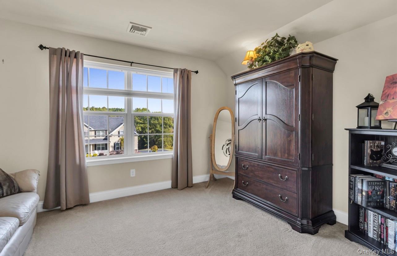 59 Luthien Forest Road, Rock Tavern, NY 12553