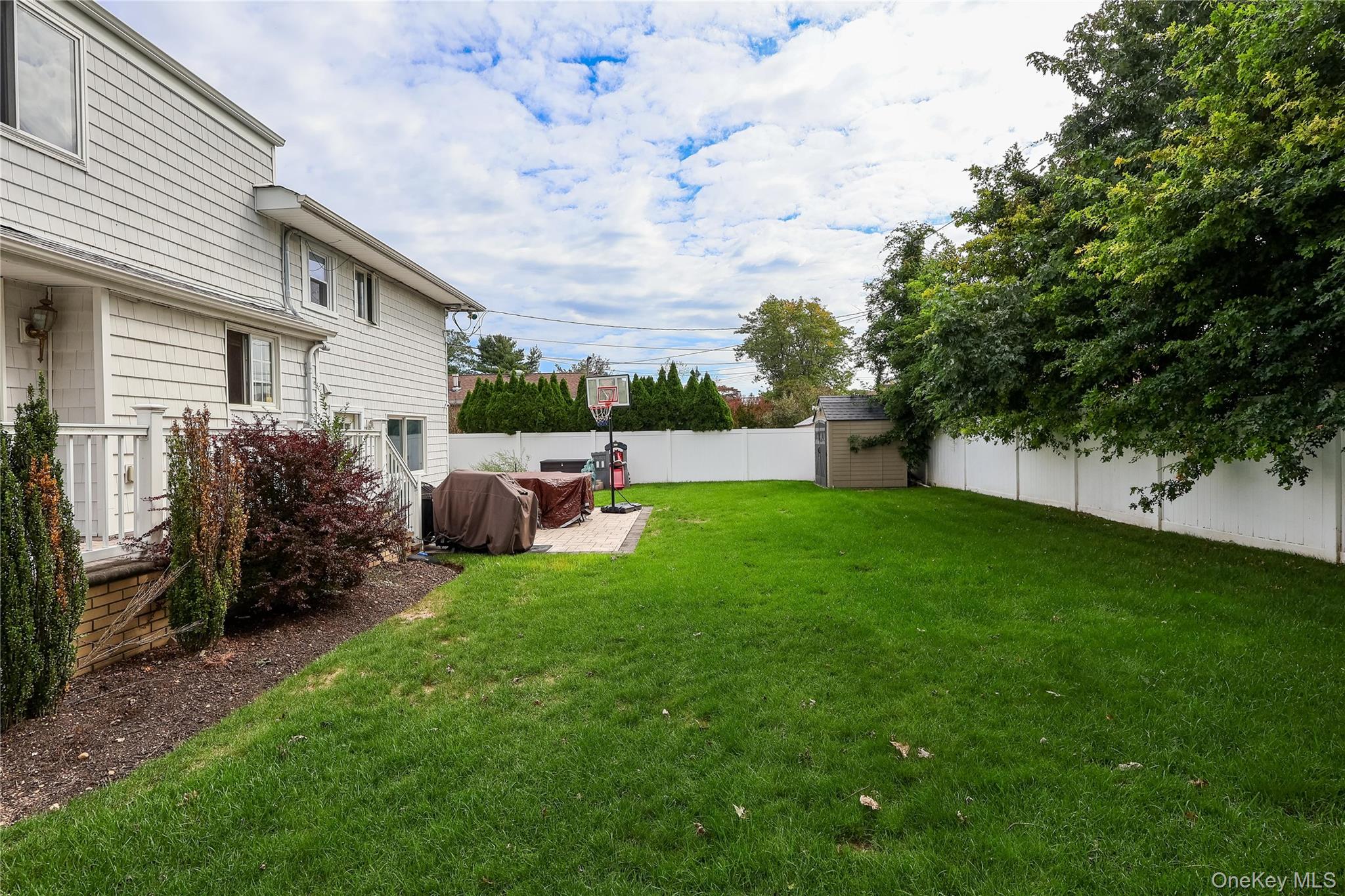 62 Summit Street, Hicksville, NY 11801