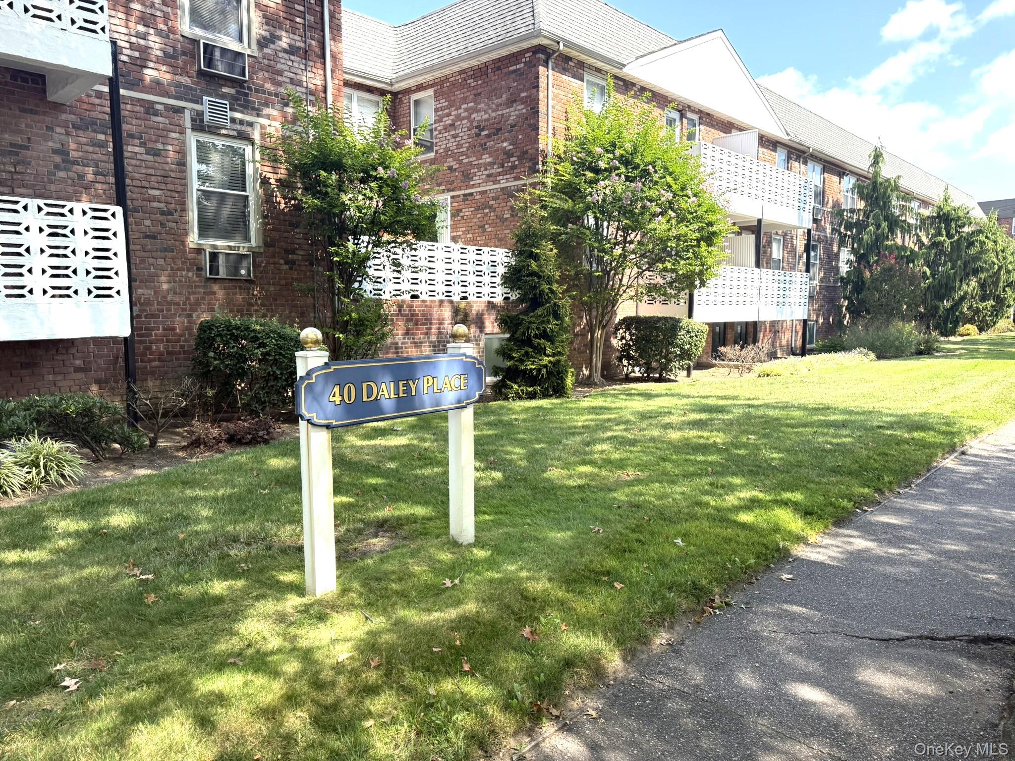 40 Daley Place # 124, Lynbrook, NY 11563