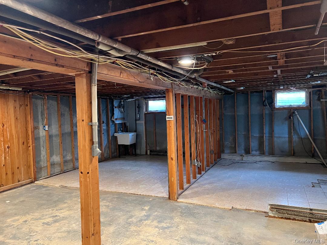 27 Taca Boulevard, Deer Park, NY 11729