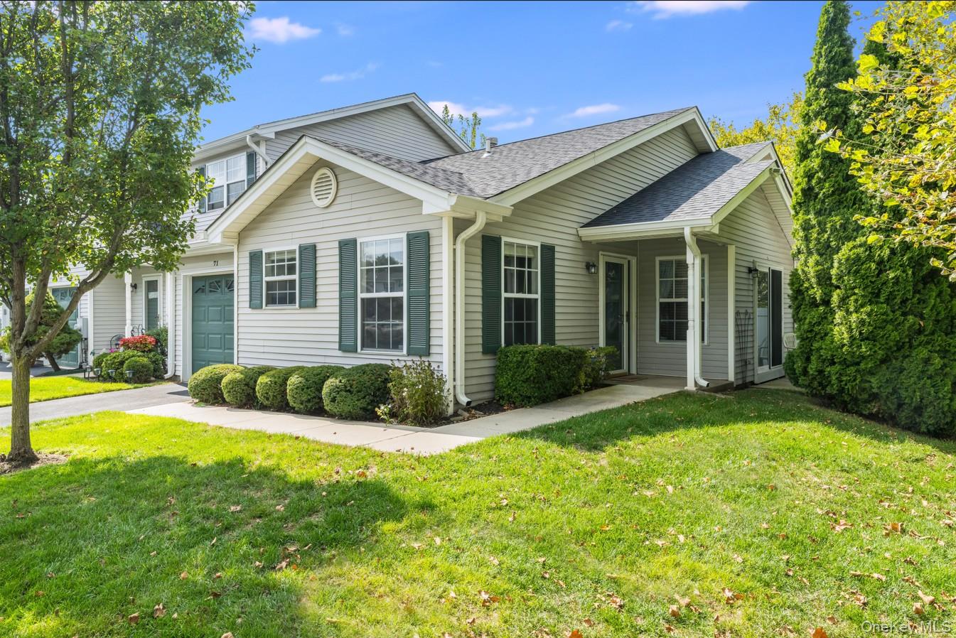 71 Biltmore Circle # 71, Huntington Station, NY 11746