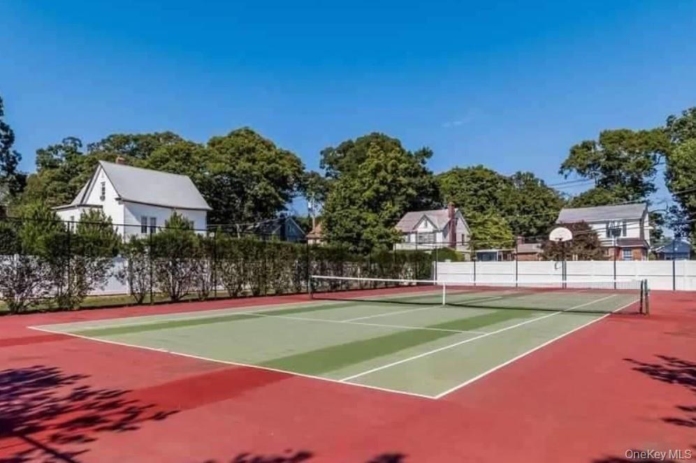 71 Biltmore Circle # 71, Huntington Station, NY 11746