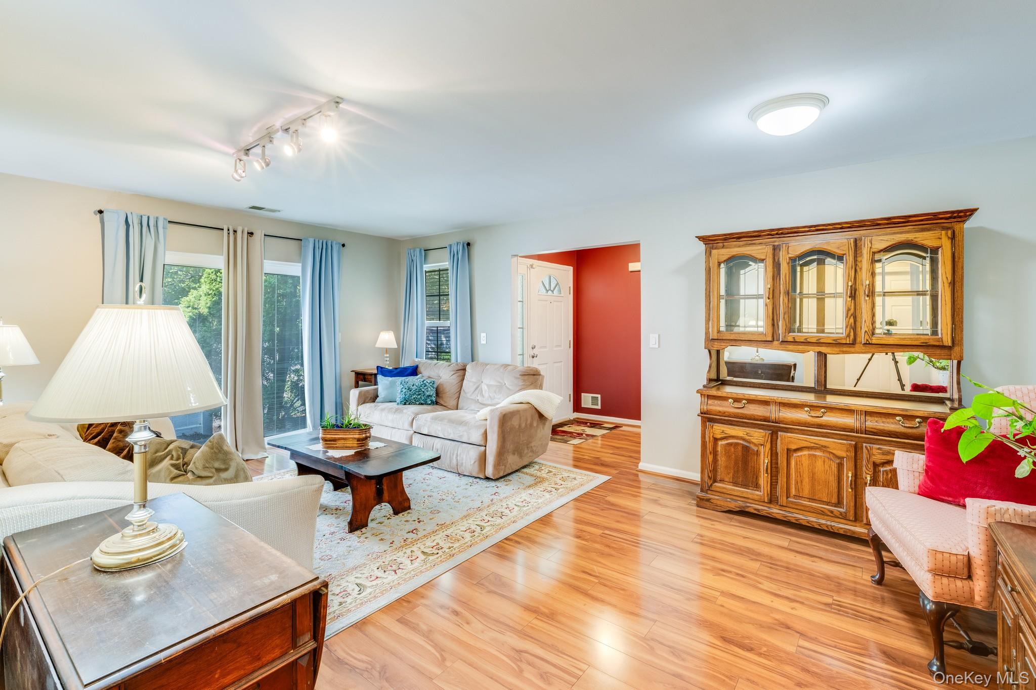 71 Biltmore Circle # 71, Huntington Station, NY 11746