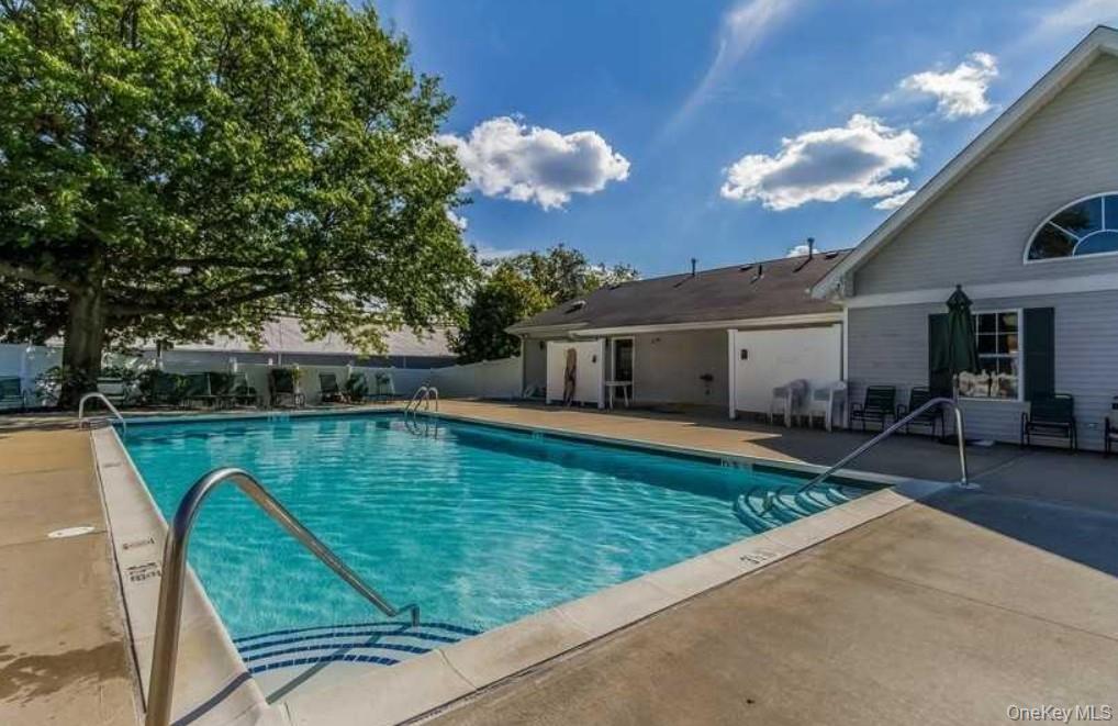 71 Biltmore Circle # 71, Huntington Station, NY 11746