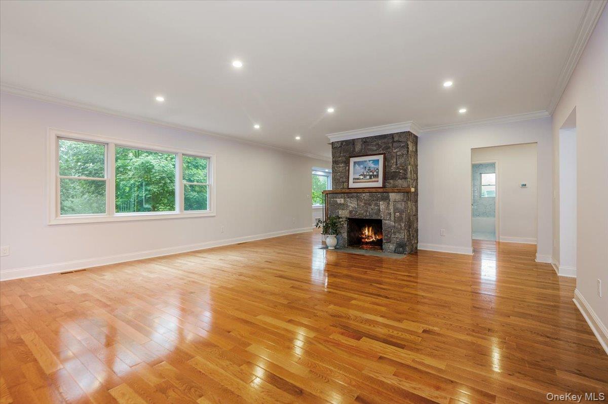 35 Summit Drive, Mahopac, NY 10541