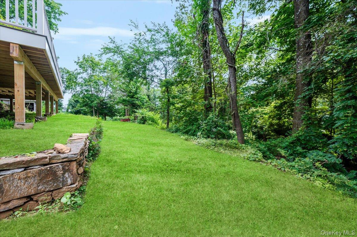 35 Summit Drive, Mahopac, NY 10541