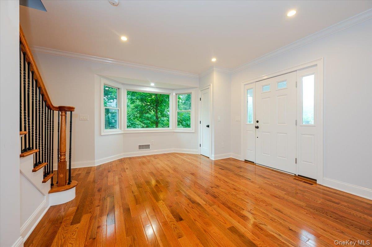 35 Summit Drive, Mahopac, NY 10541