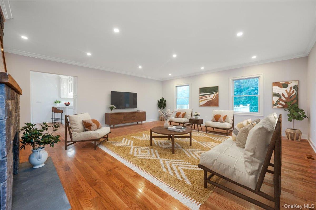 35 Summit Drive, Mahopac, NY 10541