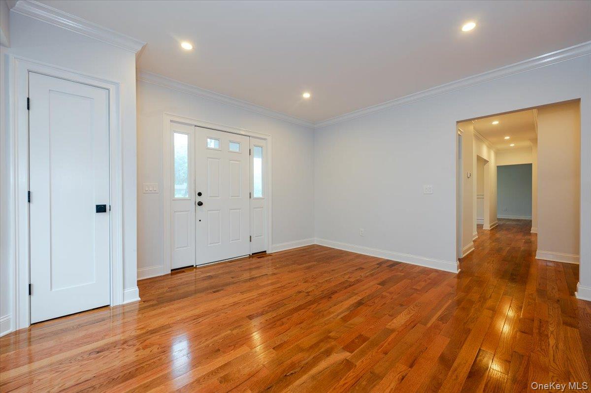 35 Summit Drive, Mahopac, NY 10541