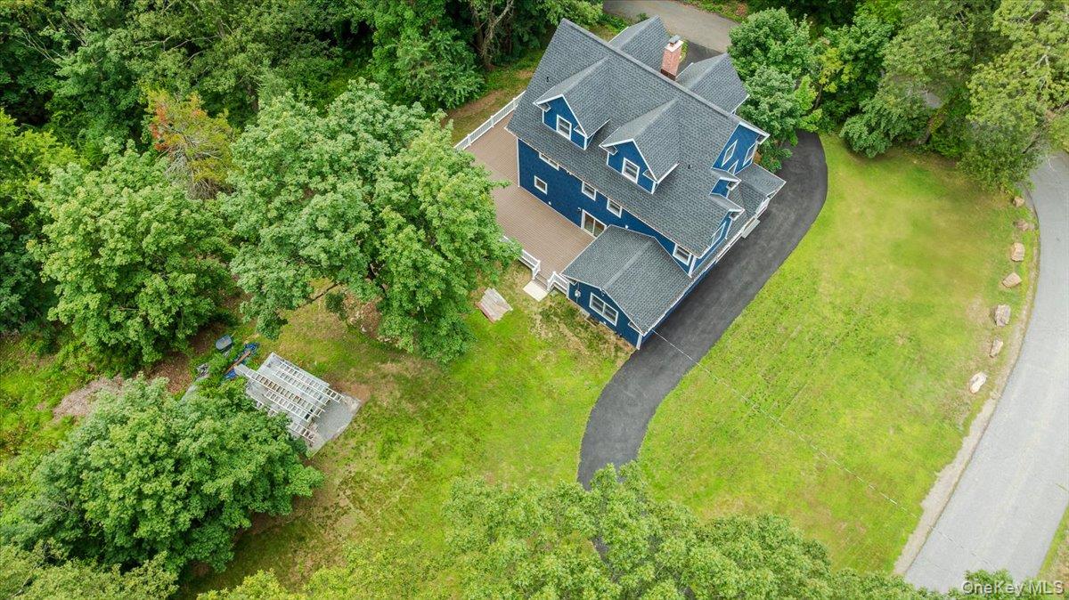 35 Summit Drive, Mahopac, NY 10541